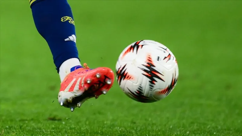 Prvá fáza posledného 16. kola play-off Európskej ligy UEFA s odohranými zápasmi